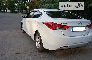 Седан Hyundai Elantra 2013 в Чернігові