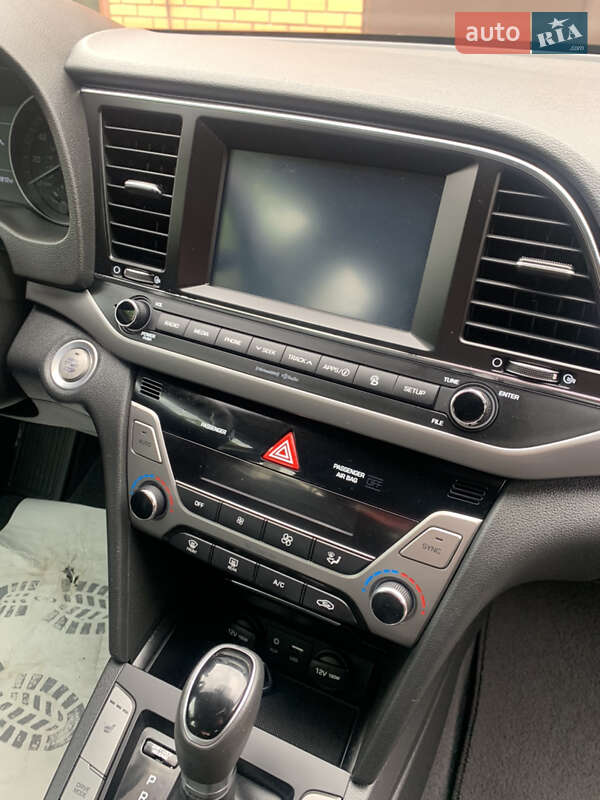 Седан Hyundai Elantra 2016 в Шепетовке