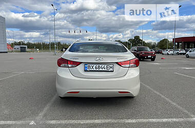 Седан Hyundai Elantra 2012 в Києві