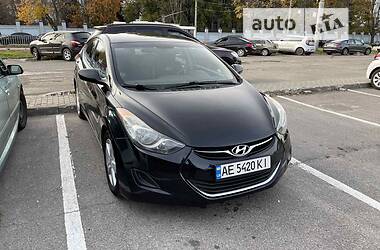 Седан Hyundai Elantra 2013 в Днепре