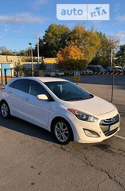 Хэтчбек Hyundai Elantra 2014 в Киеве