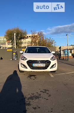 Хэтчбек Hyundai Elantra 2014 в Киеве