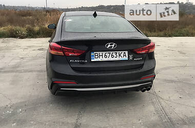 Седан Hyundai Elantra 2018 в Одессе