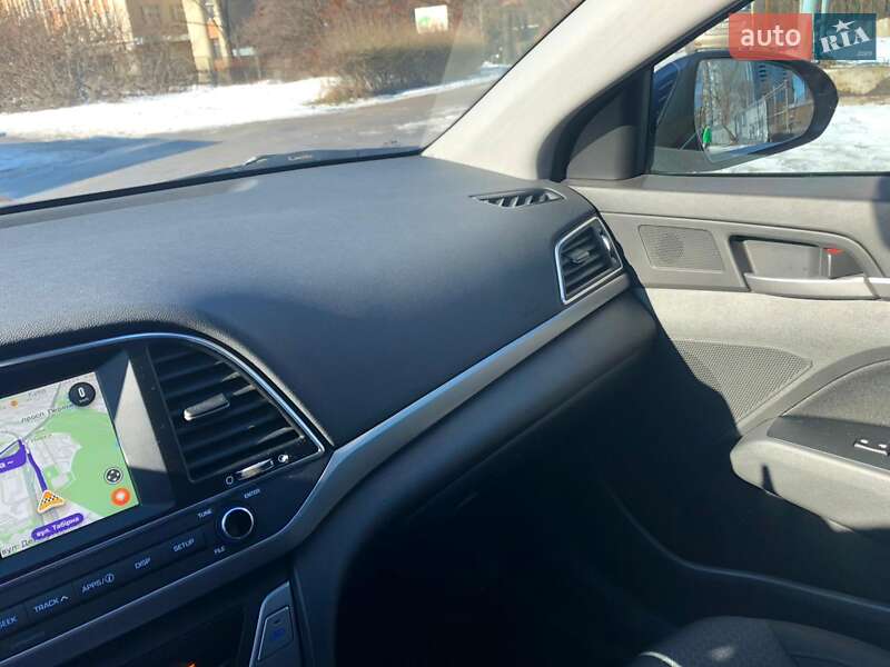 Седан Hyundai Elantra 2016 в Киеве фото 8 Седан Hyundai Elantra 2016 в Киеве