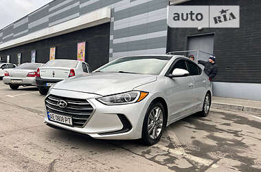 Седан Hyundai Elantra 2016 в Днепре