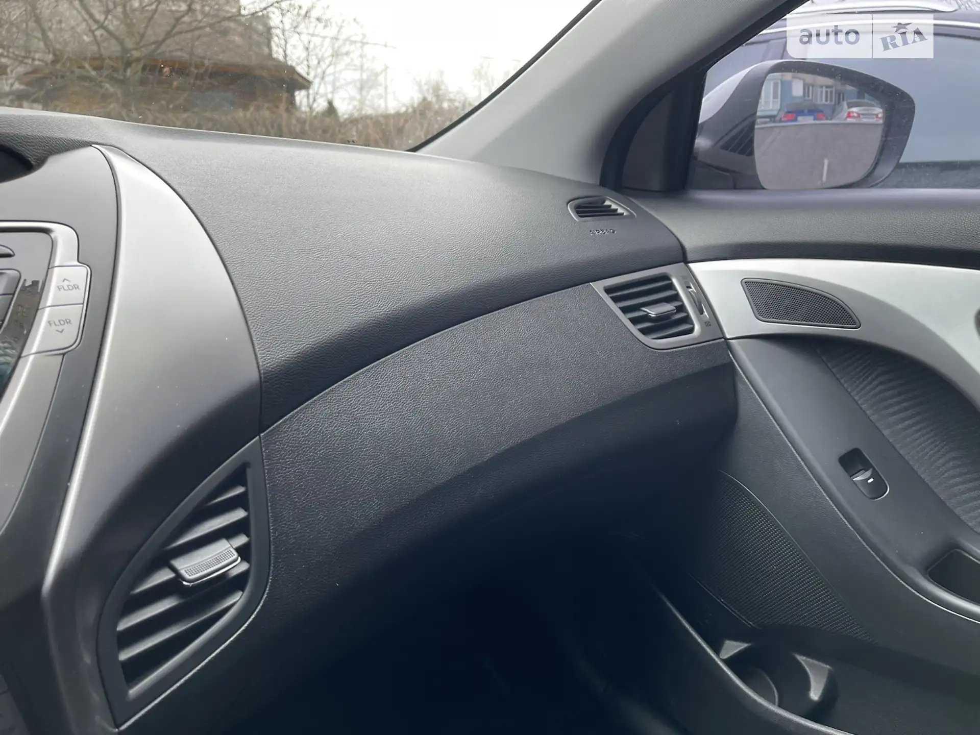 2013 Hyundai Elantra - мініатюра 11