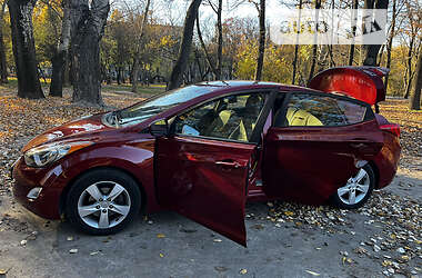 Седан Hyundai Elantra 2012 в Киеве