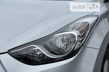 Седан Hyundai Elantra 2012 в 