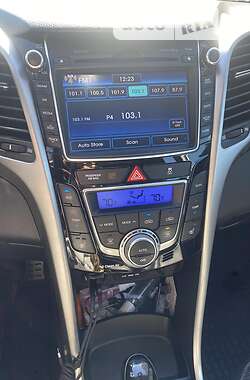Хэтчбек Hyundai Elantra 2014 в 