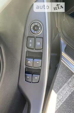 Хэтчбек Hyundai Elantra 2014 в 
