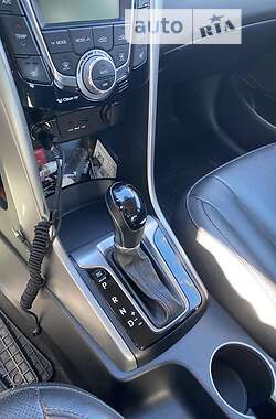 Хэтчбек Hyundai Elantra 2014 в 