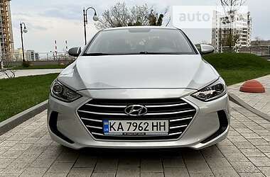 Седан Hyundai Elantra 2018 в 
