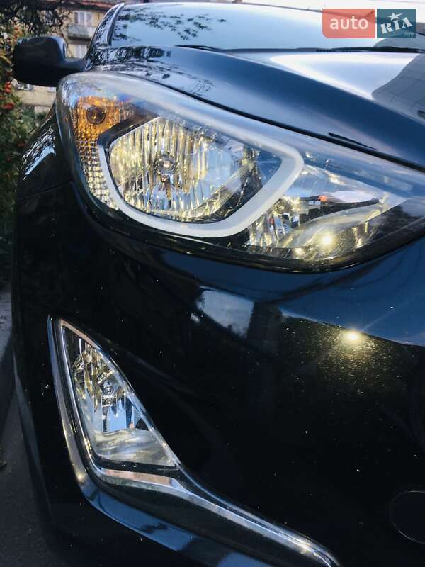 Седан Hyundai Elantra 2014 в Ужгороде