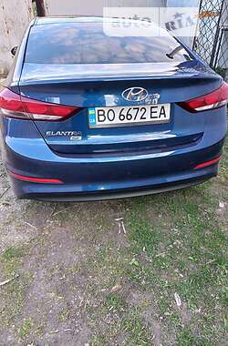 Седан Hyundai Elantra 2018 в Лановцах