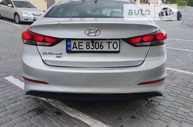 Седан Hyundai Elantra 2016 в Днепре