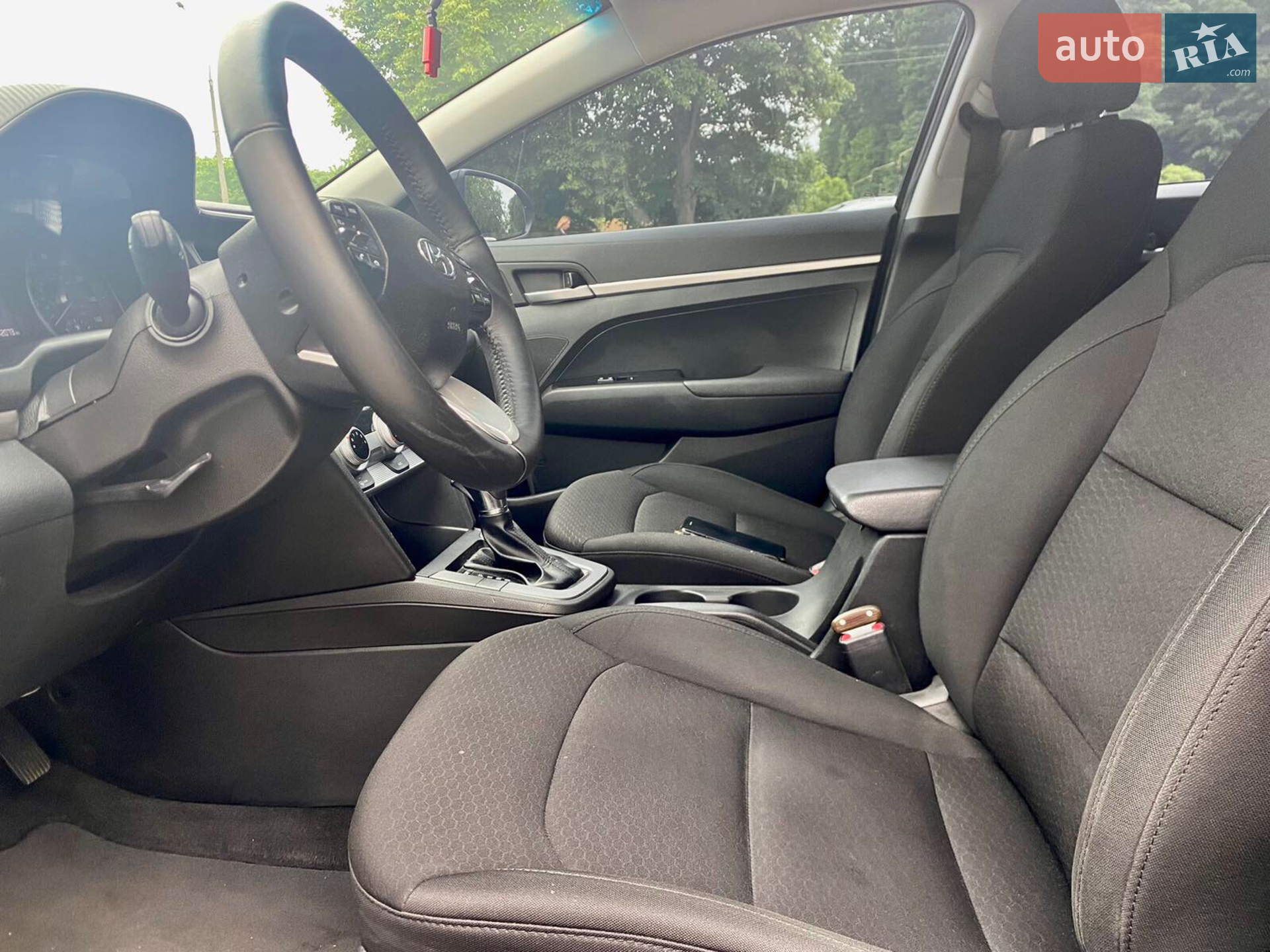 2019 Hyundai Elantra - мініатюра 9