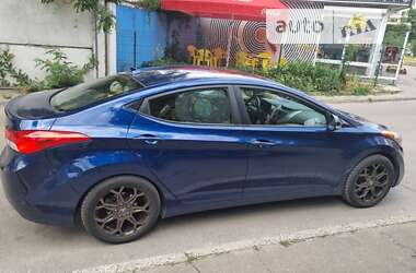 Седан Hyundai Elantra 2012 в Киеве
