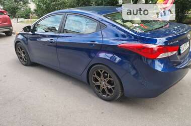 Седан Hyundai Elantra 2012 в Киеве