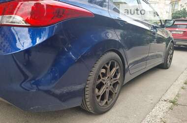 Седан Hyundai Elantra 2012 в Киеве