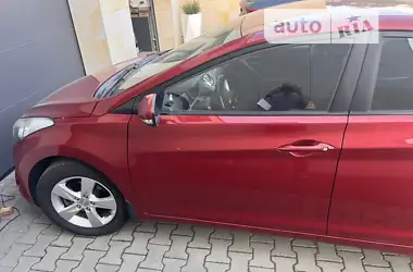 Hyundai Elantra 2012