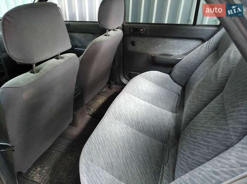 Седан Hyundai Elantra 1995 в Одессе фото 10 Седан Hyundai Elantra 1995 в Одессе