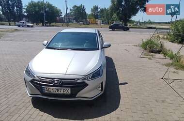 Седан Hyundai Elantra 2019 в 