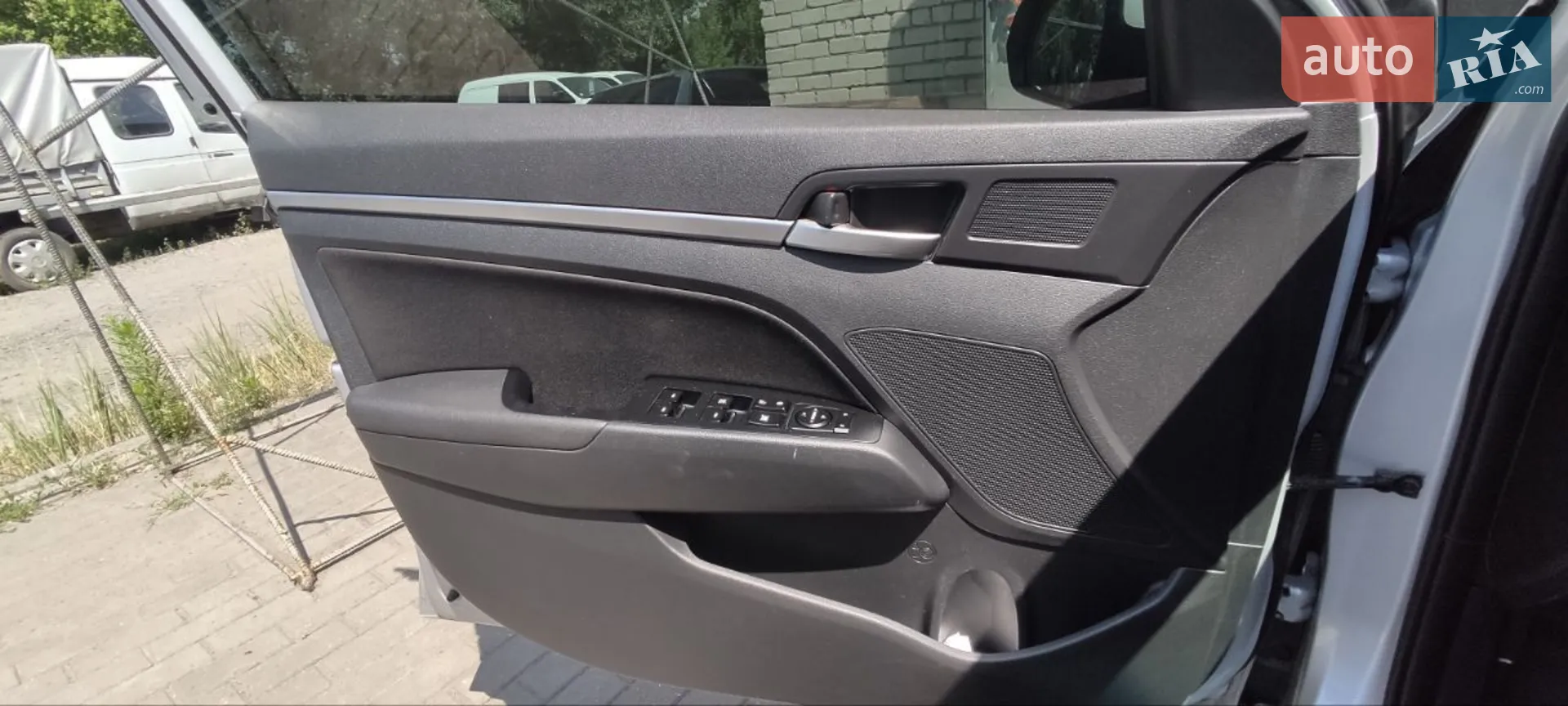 2019 Hyundai Elantra - мініатюра 15