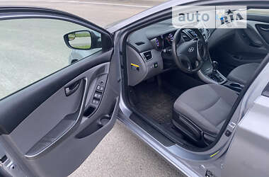 Седан Hyundai Elantra 2015 в 