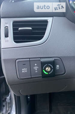 Седан Hyundai Elantra 2015 в 
