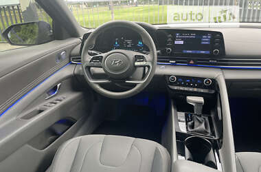 Седан Hyundai Elantra 2021 в 