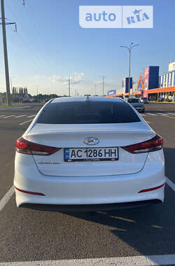 Седан Hyundai Elantra 2016 в Луцке