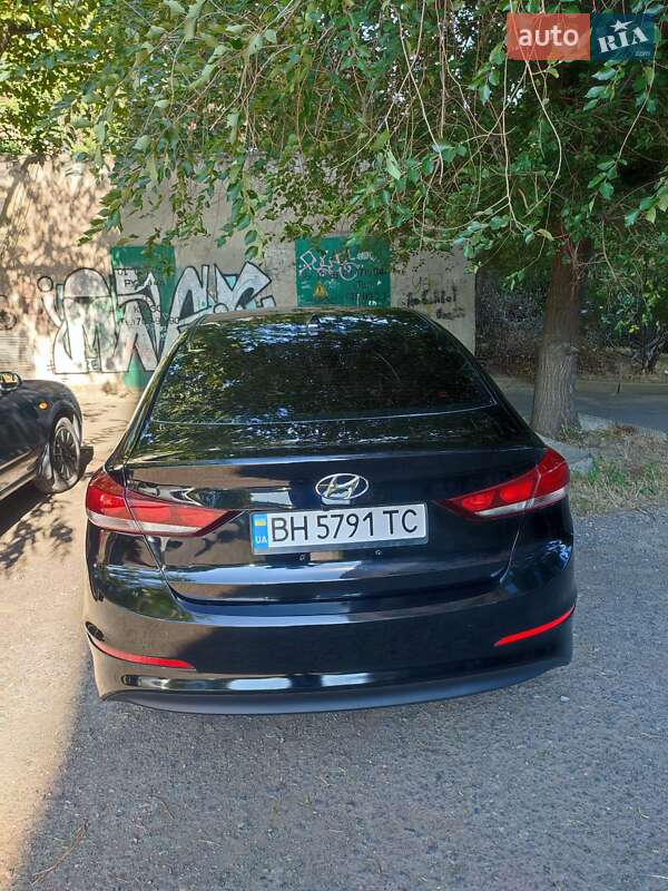 Седан Hyundai Elantra 2018 в Одессе