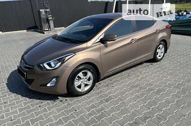 Седан Hyundai Elantra 2015 в Львове