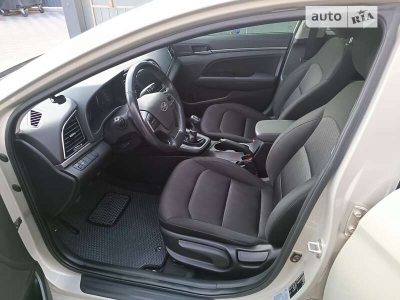 Седан Hyundai Elantra 2018 в Хмельницком