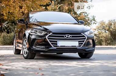 Hyundai Elantra 2018