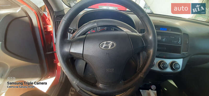 Седан Hyundai Elantra 2010 в Фастове