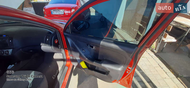 Седан Hyundai Elantra 2010 в Фастове