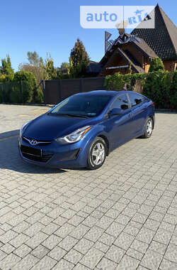 Седан Hyundai Elantra 2015 в Стрию
