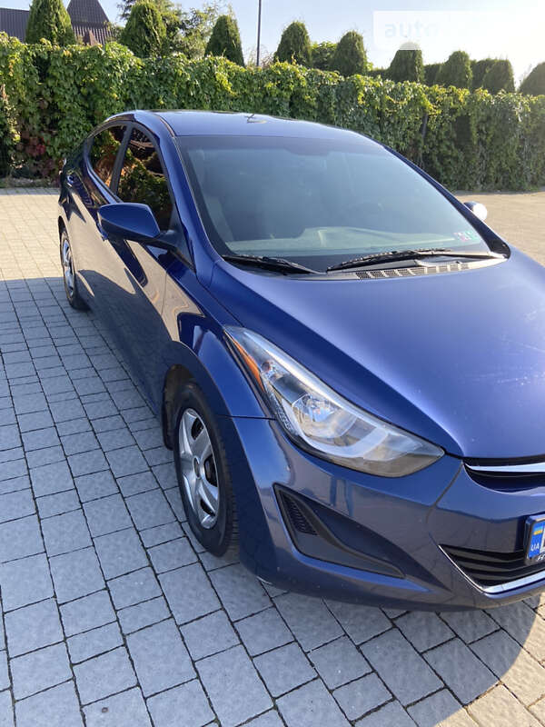 Седан Hyundai Elantra 2015 в Стрые