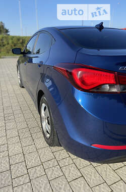 Седан Hyundai Elantra 2015 в 