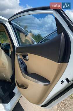Седан Hyundai Elantra 2012 в Кропивницком