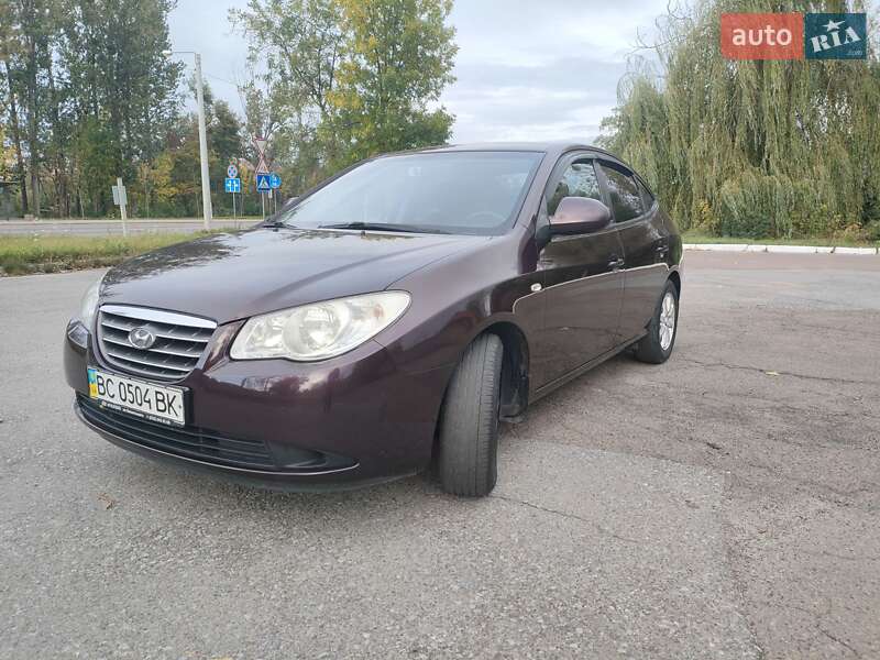 Седан Hyundai Elantra 2008 в Львові