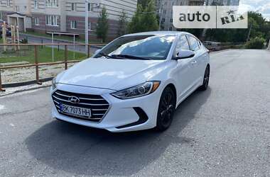 Седан Hyundai Elantra 2017 в Ровно
