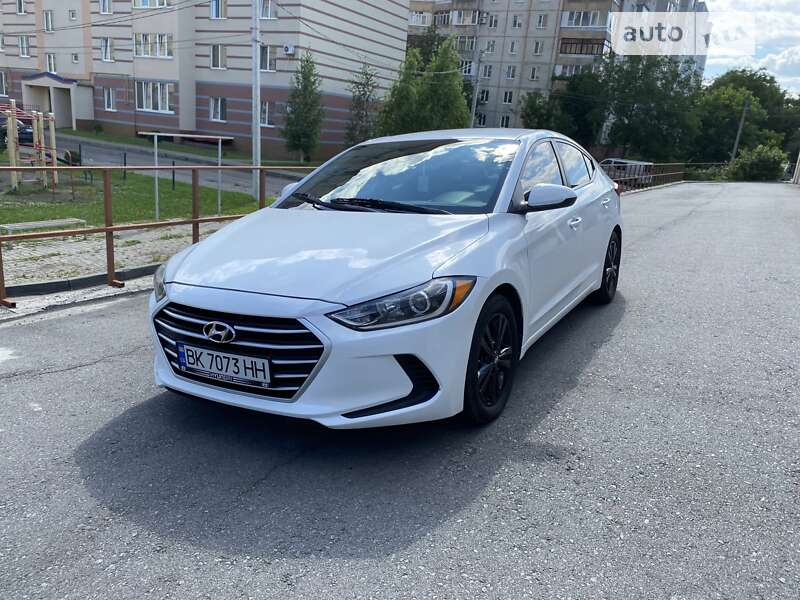 Седан Hyundai Elantra 2017 в Ровно