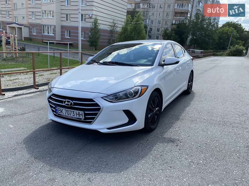 Седан Hyundai Elantra 2017 в Ровно