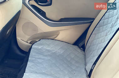 Седан Hyundai Elantra 2013 в 