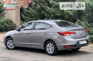 Седан Hyundai Elantra 2020 в 