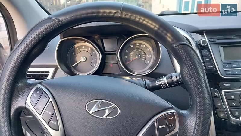 Хэтчбек Hyundai Elantra 2012 в Киеве