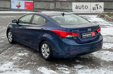 Седан Hyundai Elantra 2015 в Києві
