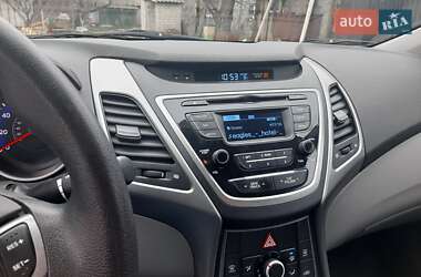 Hyundai Elantra 2015